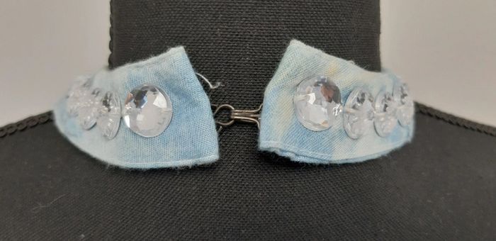 Très joli top dos et épaules dénudés couleur jean avec gros strass Shun bo - photo numéro 9