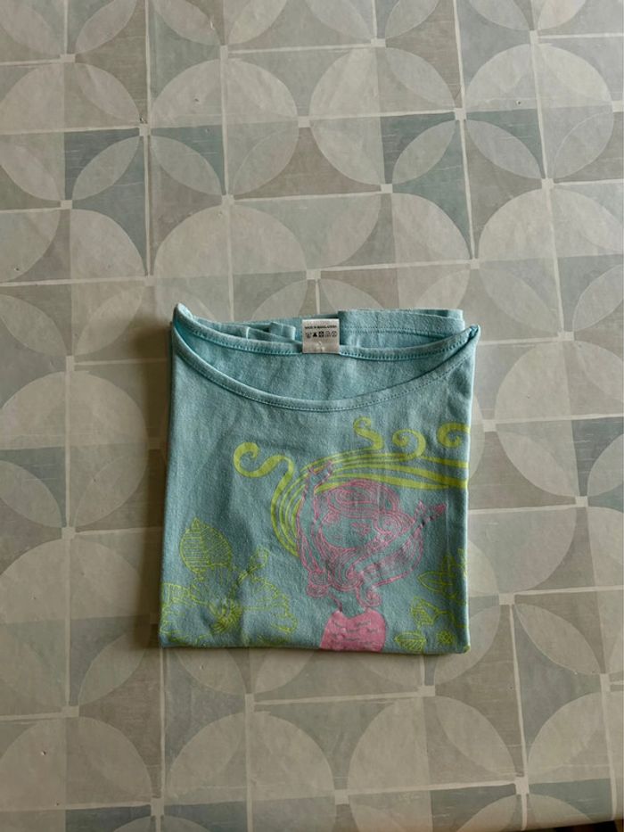 T shirt fille - 8 ans - en très bon état - photo numéro 3