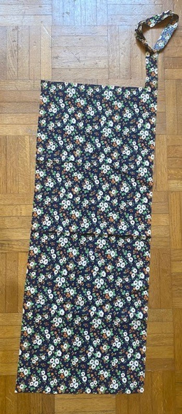 Tissu imprimé à fleurs vert et jaune - photo numéro 2