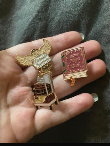 Lot NEUF de 3 pin’s sur le thème d’Harry POTTER