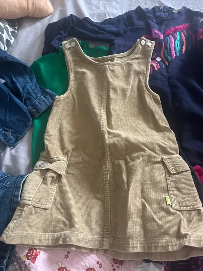 Lot vêtements fille 5/6 ans 15 pièces - photo numéro 6