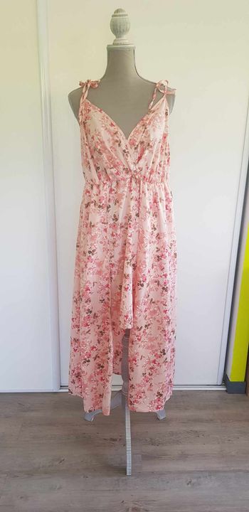 Robe atypique / asymétrique à bretelles fluide et légère