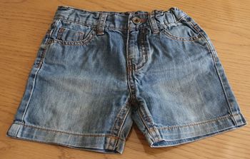 Short garçon 4 ans tape à l'oeil