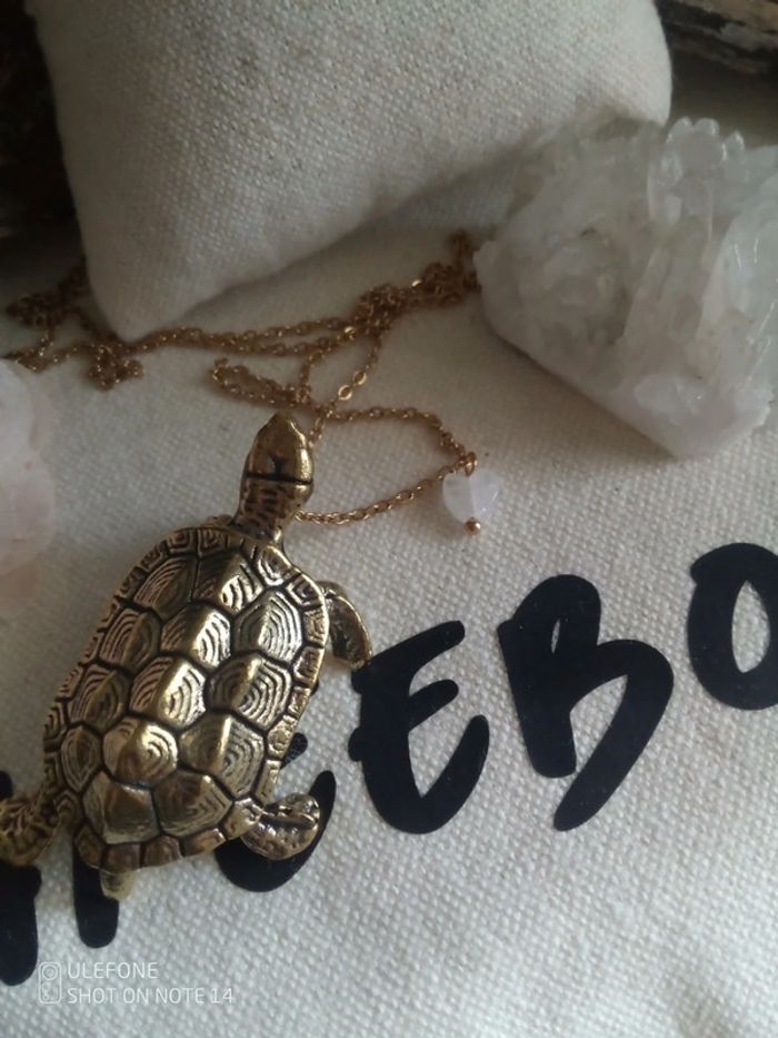 Collier tortue et pierre de cristal de quartz en cœur - photo numéro 2