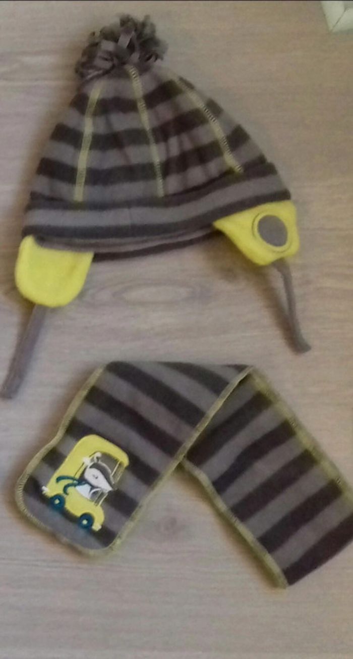 Ensemble bonnet et echarpe 6 mois