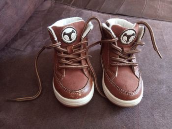 Petite Paire de Chaussures pour Garçons Taille 20/21