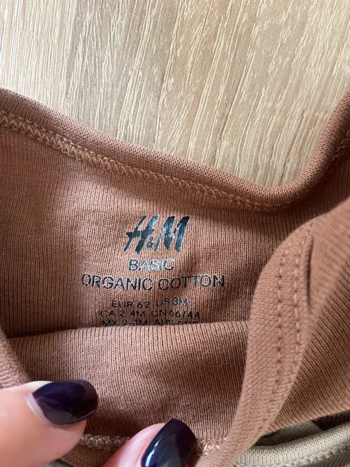 Lot 2 bodys H&M 3-6mois - photo numéro 5