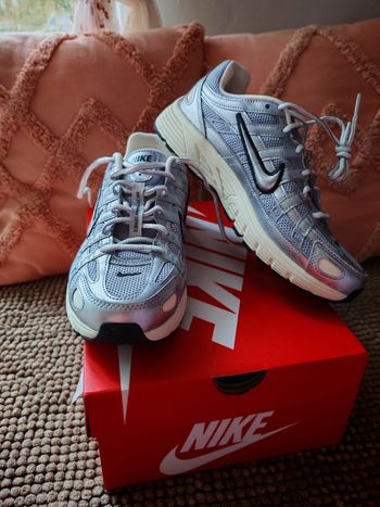 Basket Nike P-6000 neuve taille 39