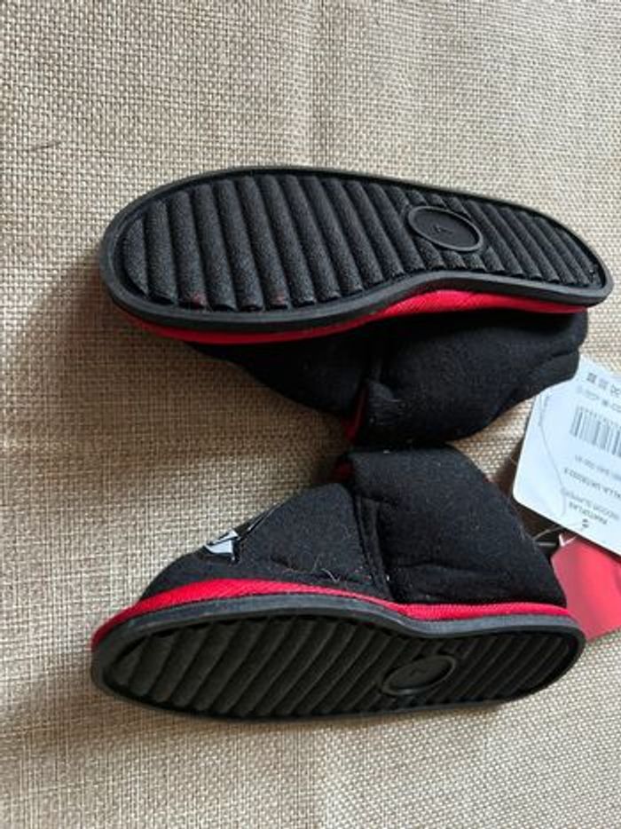 Paire de chaussons Star Wars pointure UK7/EU23.5 - photo numéro 2