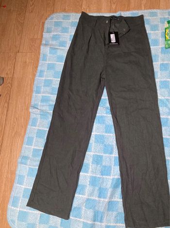 Pantalon à pinces gris anthracite neuf prettylittlething taille 42