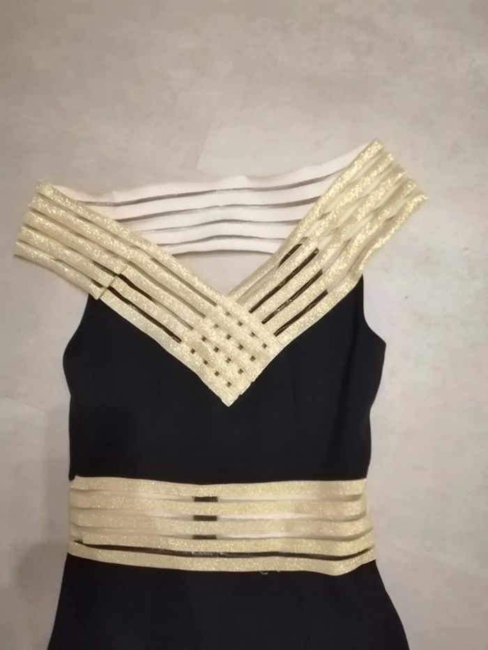 Robe longue noire et doré Taille 36/38 - photo numéro 2