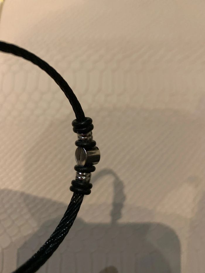Petit bracelet rigide noir avec petit brillant - photo numéro 4