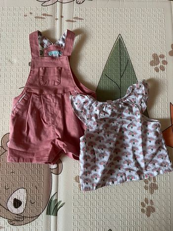 Ensemble Obaïbi taille 3 mois neuf sans étiquette