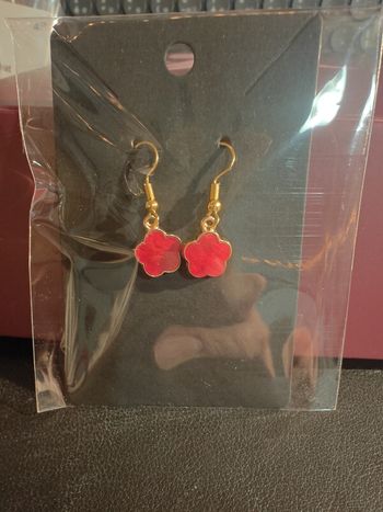 Boucles d'oreilles rouges et dorées 