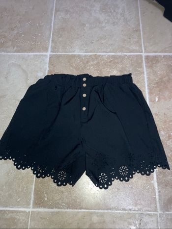 Short noir