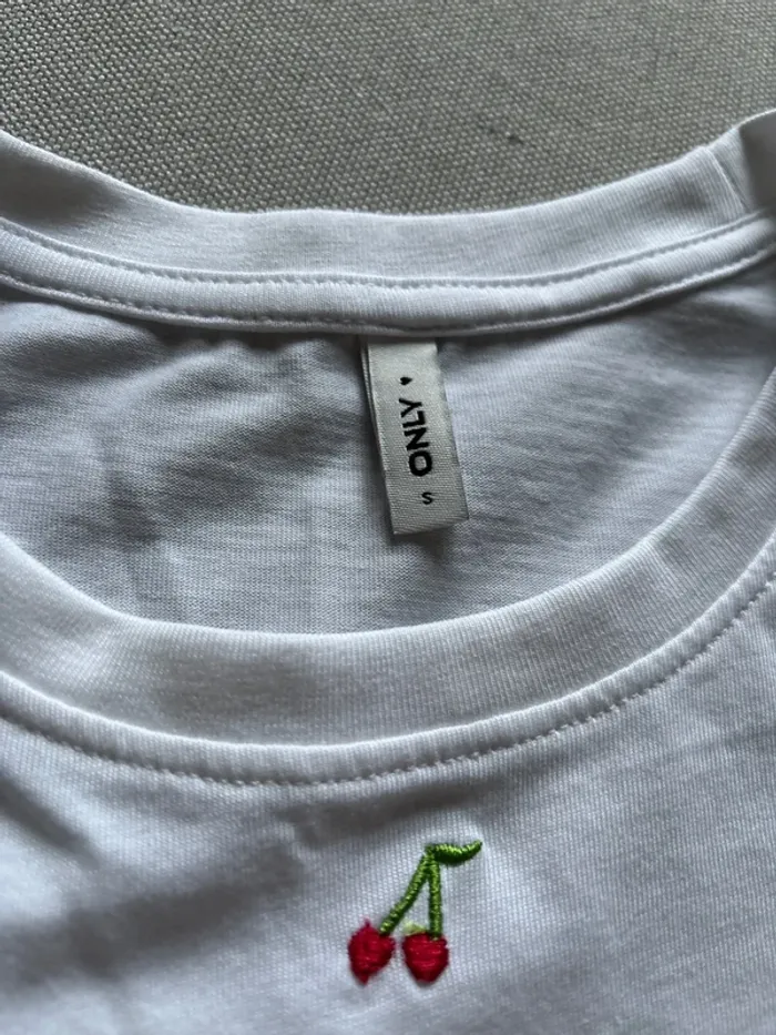 T shirt cerise - photo numéro 2