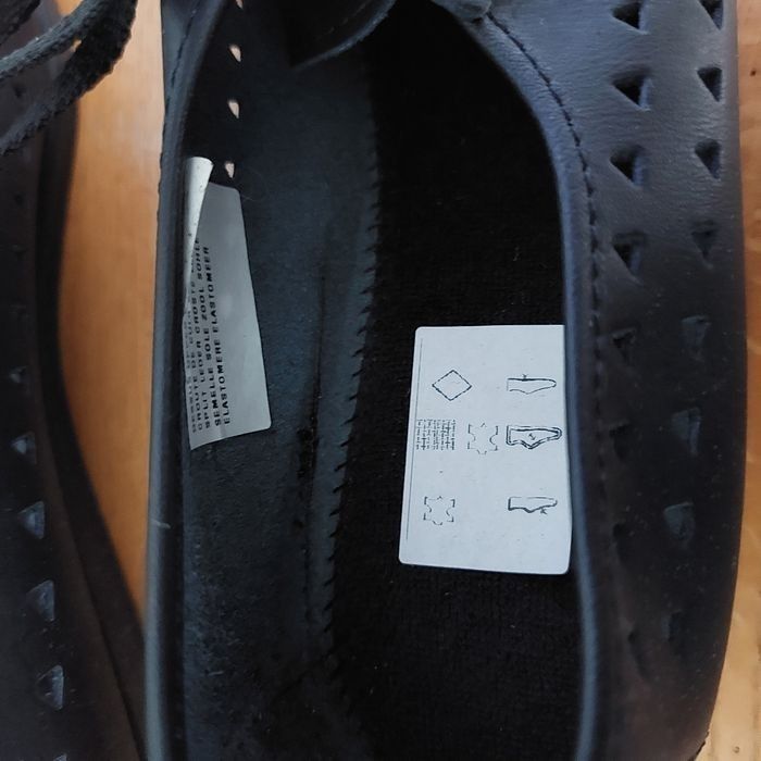 Chaussures plates noires - Neuves pointure 40 - photo numéro 2