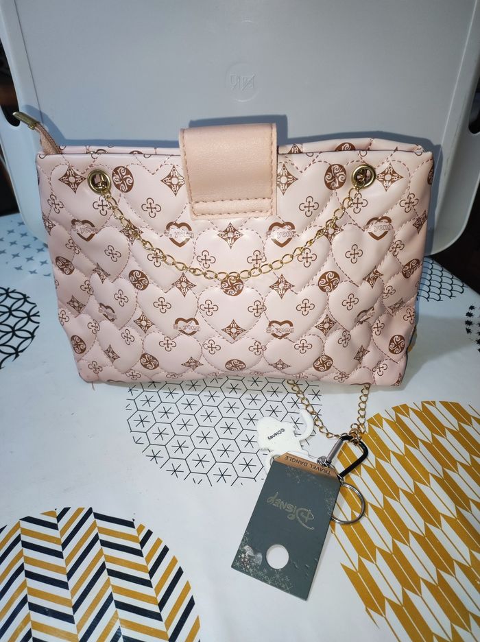 Sac bandoulière Disney Primark Neuf  + porte clé - photo numéro 2
