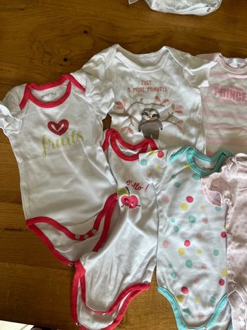 Bodies tee shirt 9 mois