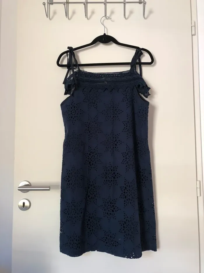 Robe en dentelle anglaise bleue marine Les Petites taille S