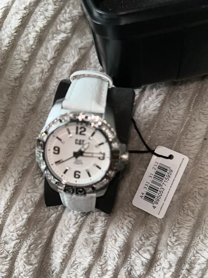 Montre catterpillar blanche - photo numéro 4