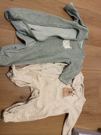2 pyjamas orchestra 1 mois
