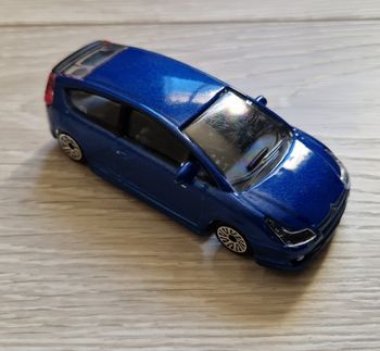 Citroen C4 bleue 1/43 bburago en très bon état
