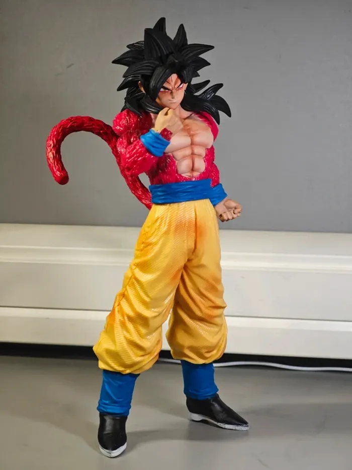 Figurine Dragon Ball GT : Goku SSJ4 30cm neuve sans boîte
