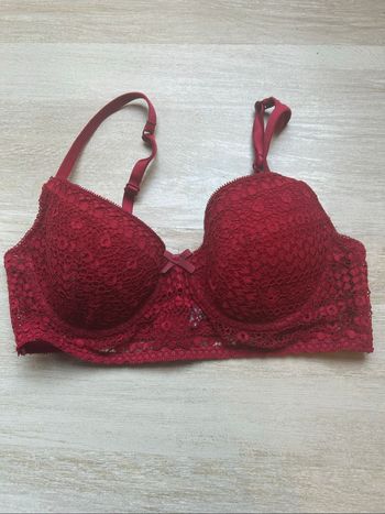 Soutien gorge rouge Etam