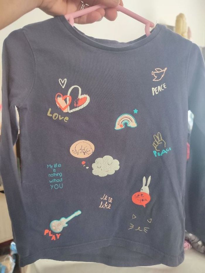 #kytie3ansfille. Tee-shirt manches longues taille 3 ans