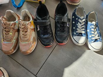Lot 3 paires de chaussures fille 31