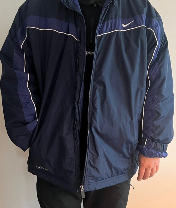 Magnifique manteau / veste Nike vintage taille XL couleur bleu marine - photo numéro 2