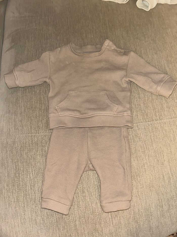 Ensemble bébé taille 1 mois Kiabi