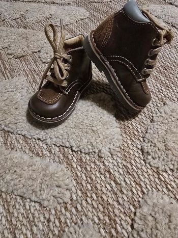 Chaussures / bottines pointure 18