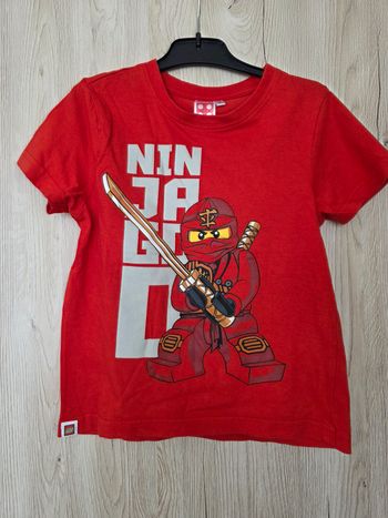 TEE-SHIRT NINJAGO ROUGE TAILLE 4ANS MARQUE LEGO