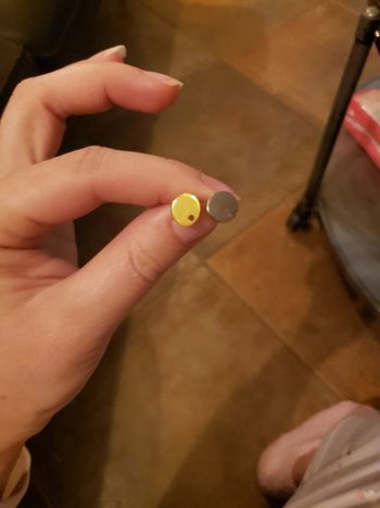 Attache boucle d oreille