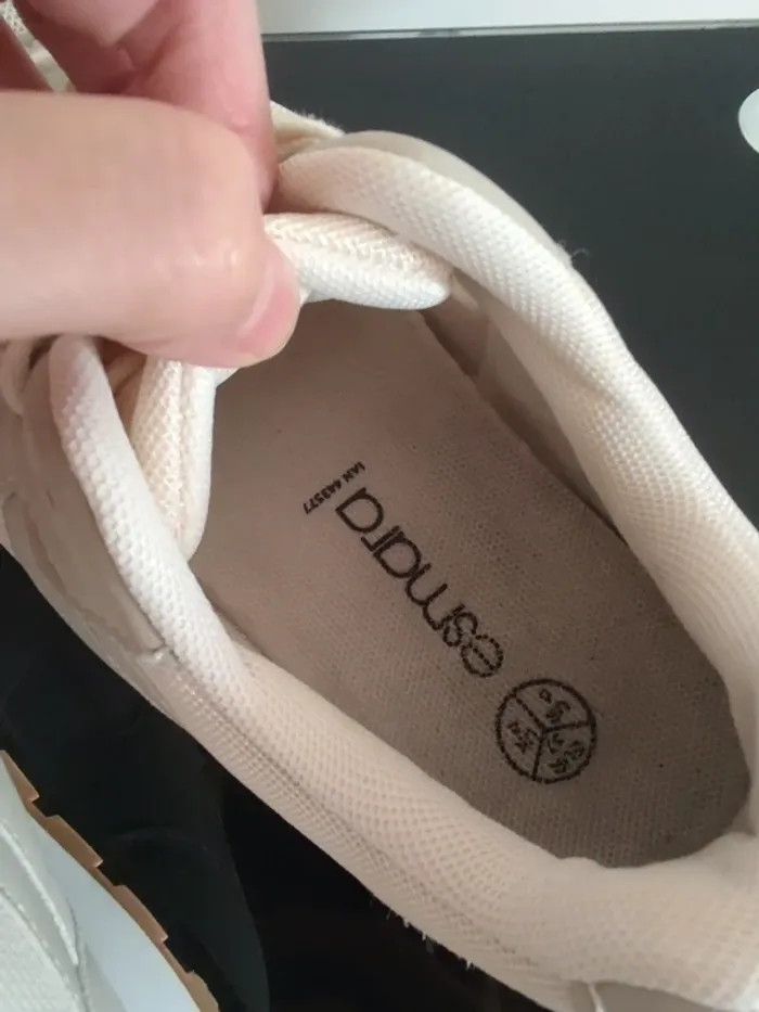 Baskets T. 37 - photo numéro 6