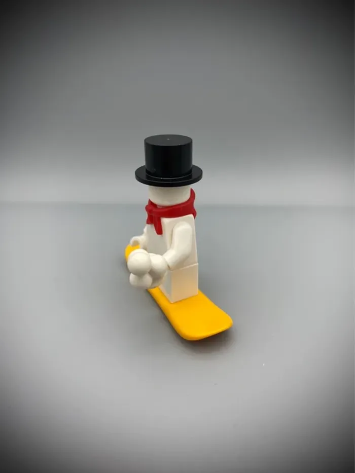 Minifigurine LEGO City Hol130 - Le Bonhomme de Neige - Très bon état - photo numéro 3
