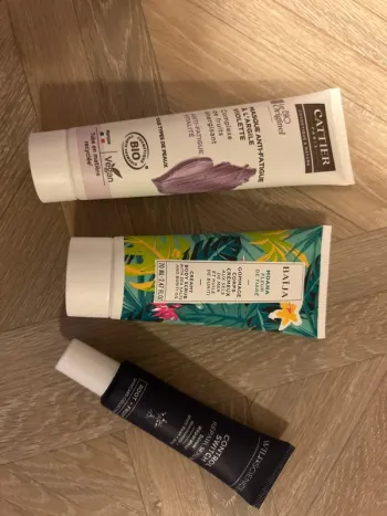 Lot masque anti fatigue, gommage corps, sérum réparateur