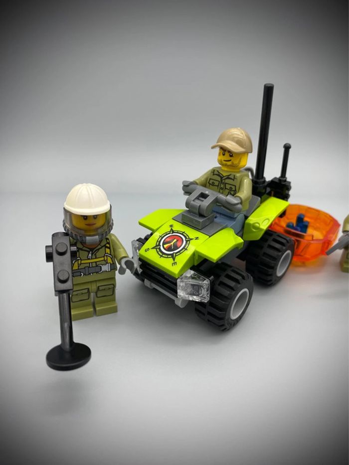 LEGO City 60120 - Ensemble de Démarrage du Volcan - Complet avec Notice - photo numéro 2