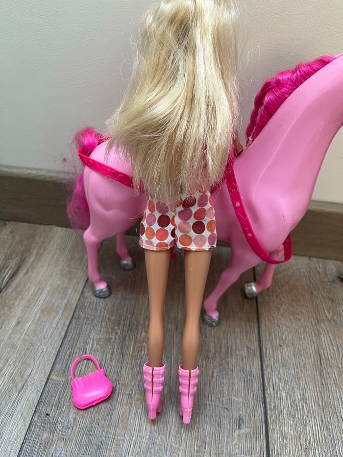 Poupée type barbie et son cheval - photo numéro 3