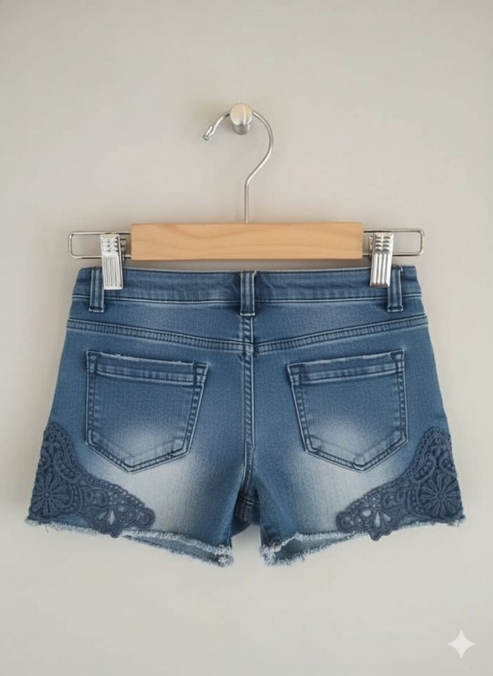 Jolie short en jean et dentelle 8 ans - photo numéro 3