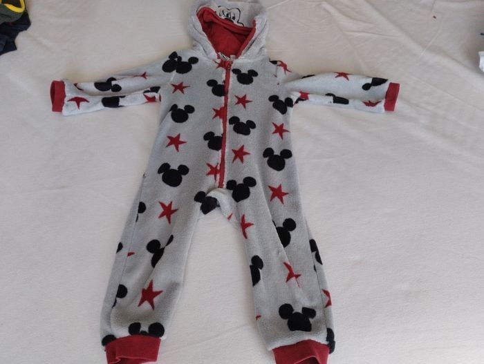Combinaison Mickey taille 2 ans
