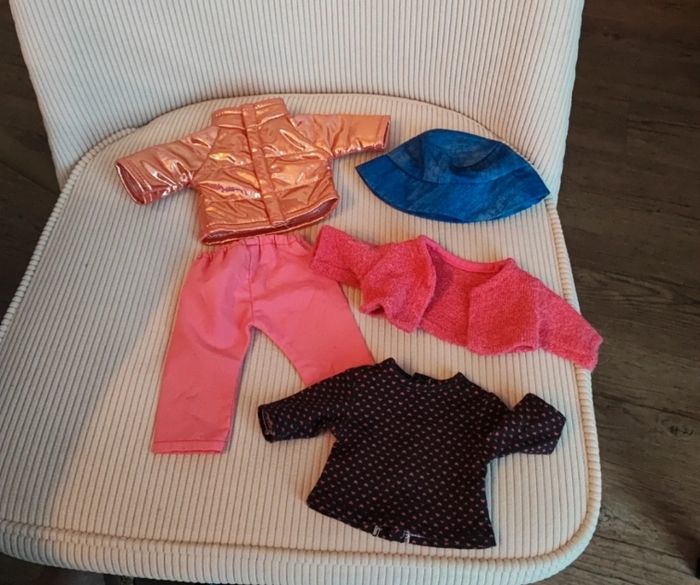 Lot vêtements de poupée corolle 36 cm.