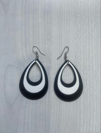 Boucles d’oreilles noir et blanc 