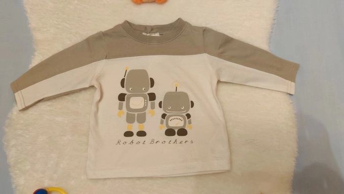 1Euro _ Tshirt manches longues bicolores "robot" T. 6mois - photo numéro 2