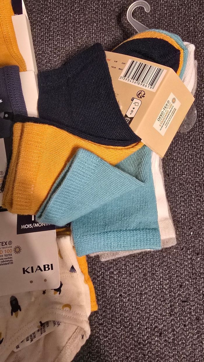 (Neufs non portés) 💙😍🥰maillots de corps, slips, chaussettes 18mois garçon 💙😍🥰 - photo numéro 5