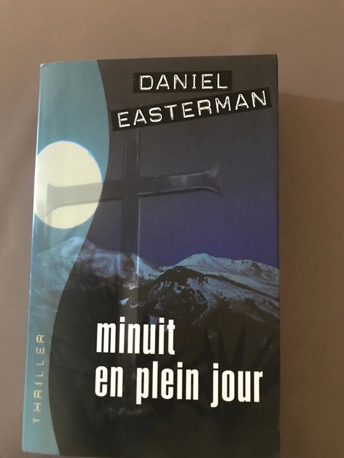 Livre Minuit en plein jour