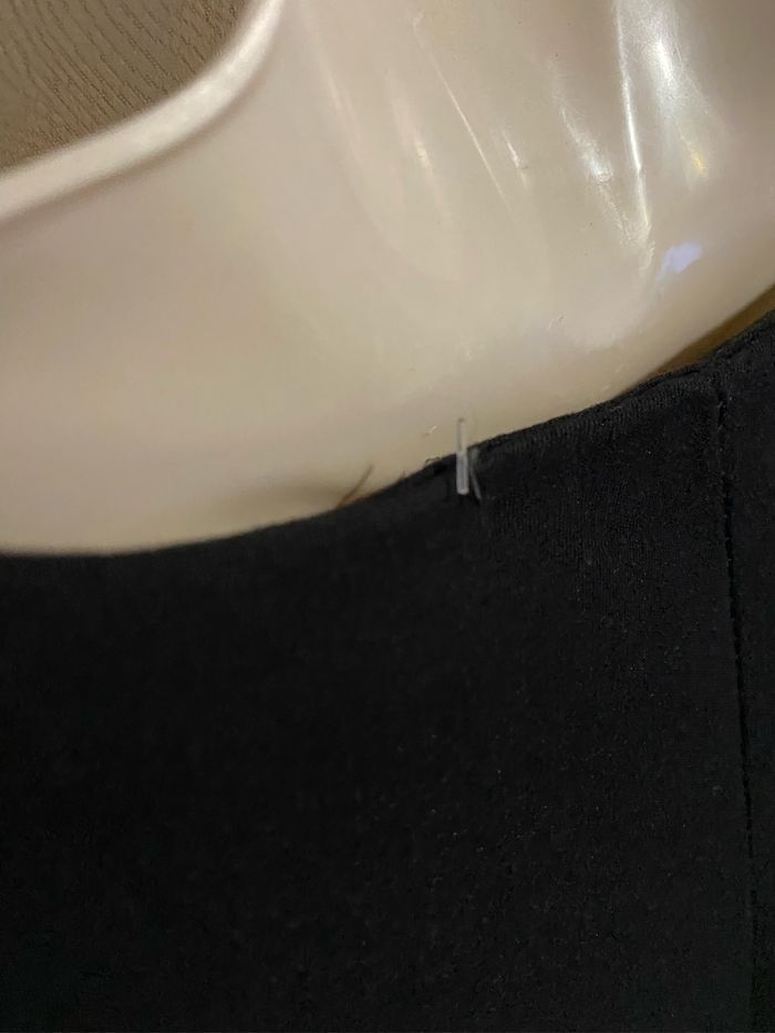 Magnifique robe perles sur l’encolure taille 4 modèle déposé - photo numéro 5