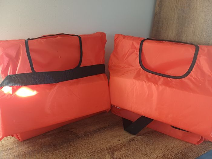 2 gilets de sauvetage - photo numéro 4